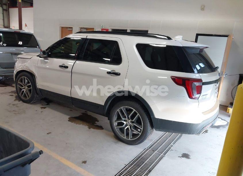 Photo 3 of 2016 Ford Explorer SPORT (VIN 1FM5K8GT1GGA55598)