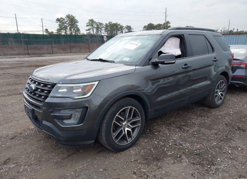 Photo 2 of 2017 Ford Explorer SPORT (VIN 1FM5K8GT1HGB26171)