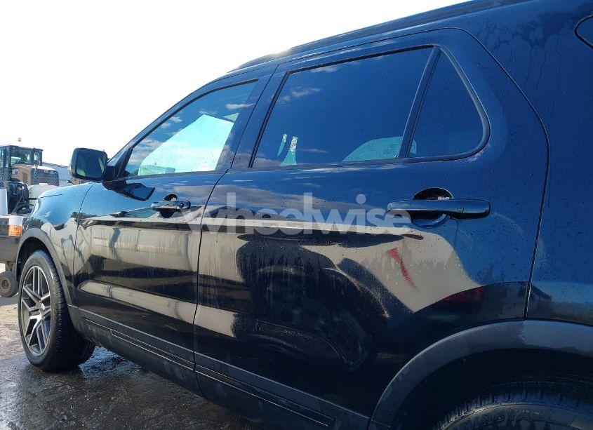 Photo 15 of 2018 Ford Explorer SPORT (VIN 1FM5K8GT1JGB03382)