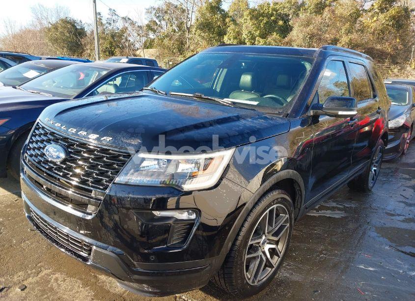 Photo 2 of 2018 Ford Explorer SPORT (VIN 1FM5K8GT1JGB03382)