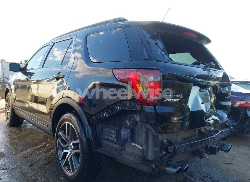 Photo 3 of 2018 Ford Explorer SPORT (VIN 1FM5K8GT1JGB03382)