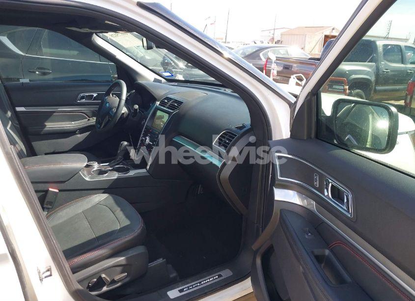 Photo 5 of 2019 Ford Explorer SPORT (VIN 1FM5K8GT2KGB06812)