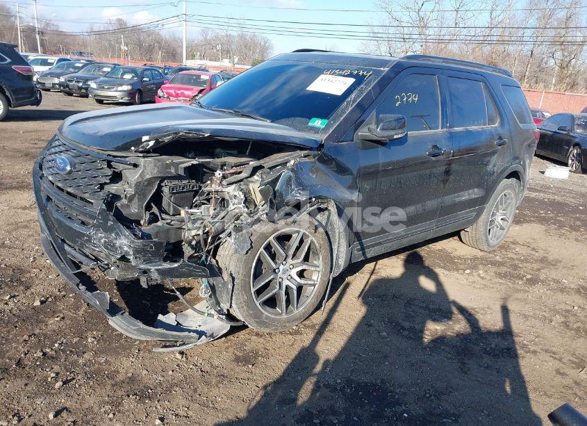 Photo 2 of 2018 Ford Explorer SPORT (VIN 1FM5K8GT3JGA12436)