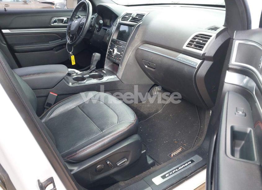 Photo 5 of 2018 Ford Explorer SPORT (VIN 1FM5K8GT3JGC02690)