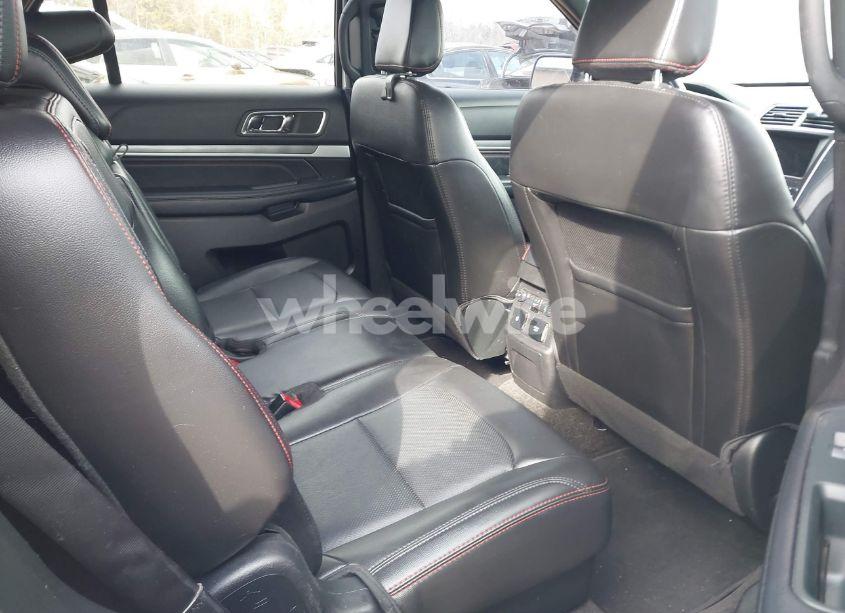 Photo 8 of 2018 Ford Explorer SPORT (VIN 1FM5K8GT3JGC02690)