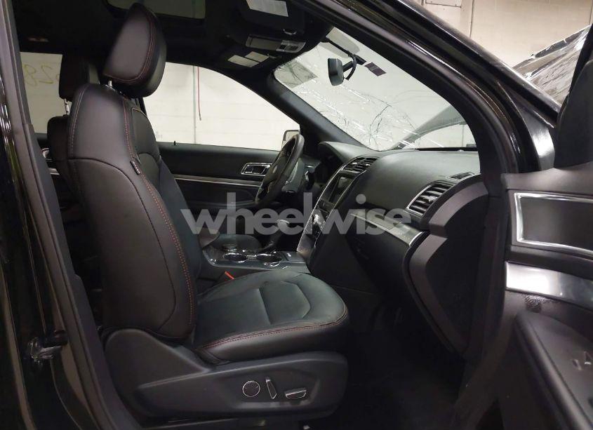 Photo 5 of 2018 Ford Explorer SPORT (VIN 1FM5K8GT3JGC46639)