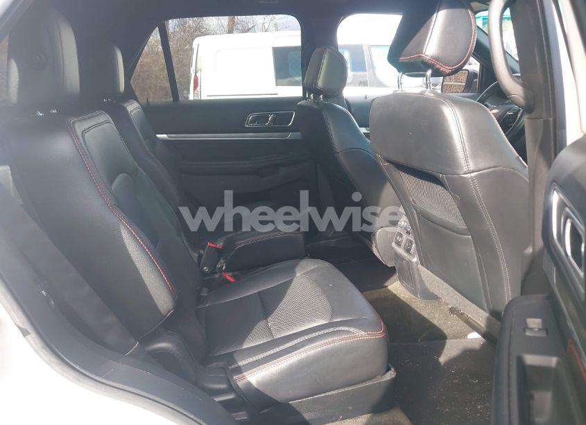 Photo 8 of 2016 Ford Explorer SPORT (VIN 1FM5K8GT4GGB90509)