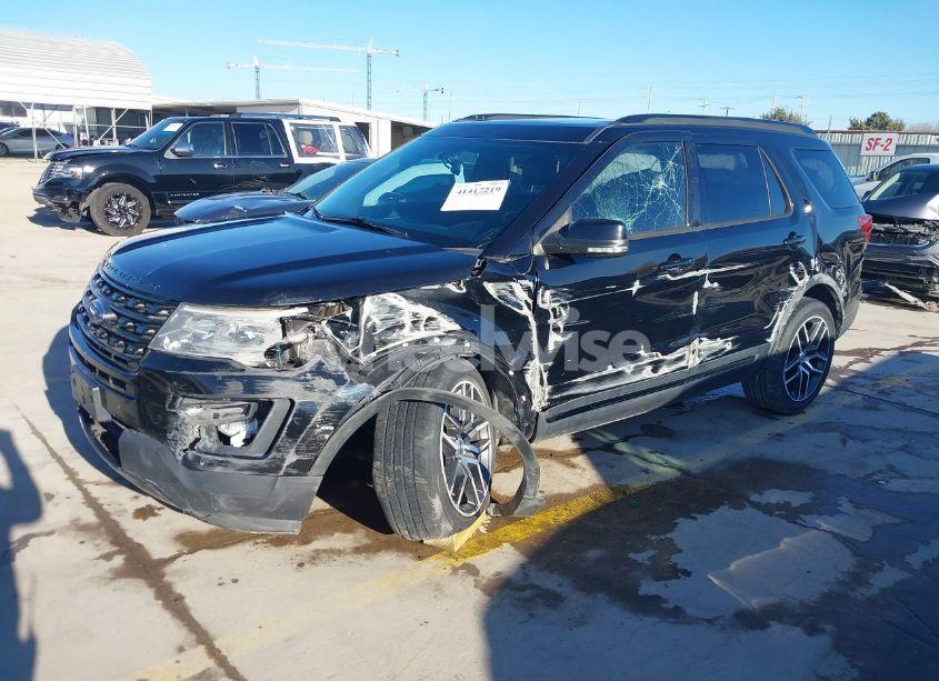 Photo 2 of 2017 Ford Explorer SPORT (VIN 1FM5K8GT4HGD11072)