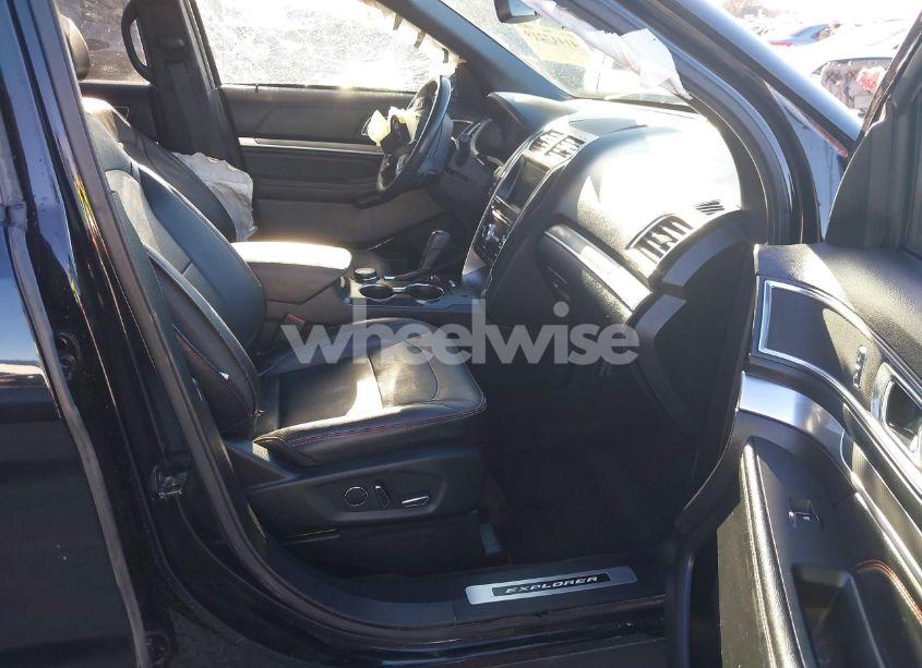 Photo 5 of 2017 Ford Explorer SPORT (VIN 1FM5K8GT4HGD11072)