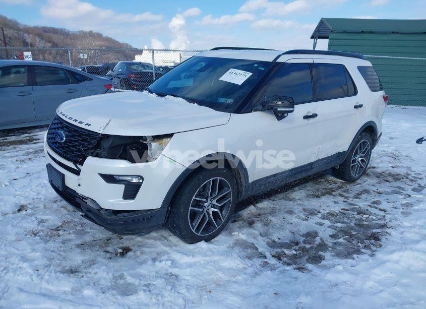 Photo 2 of 2019 Ford Explorer SPORT (VIN 1FM5K8GT4KGB39973)
