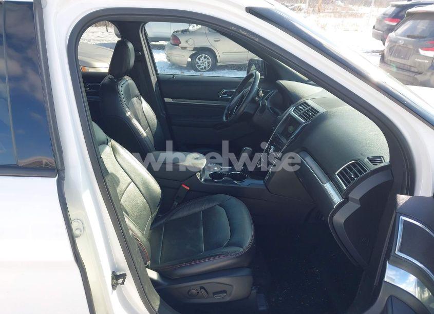 Photo 5 of 2019 Ford Explorer SPORT (VIN 1FM5K8GT4KGB39973)