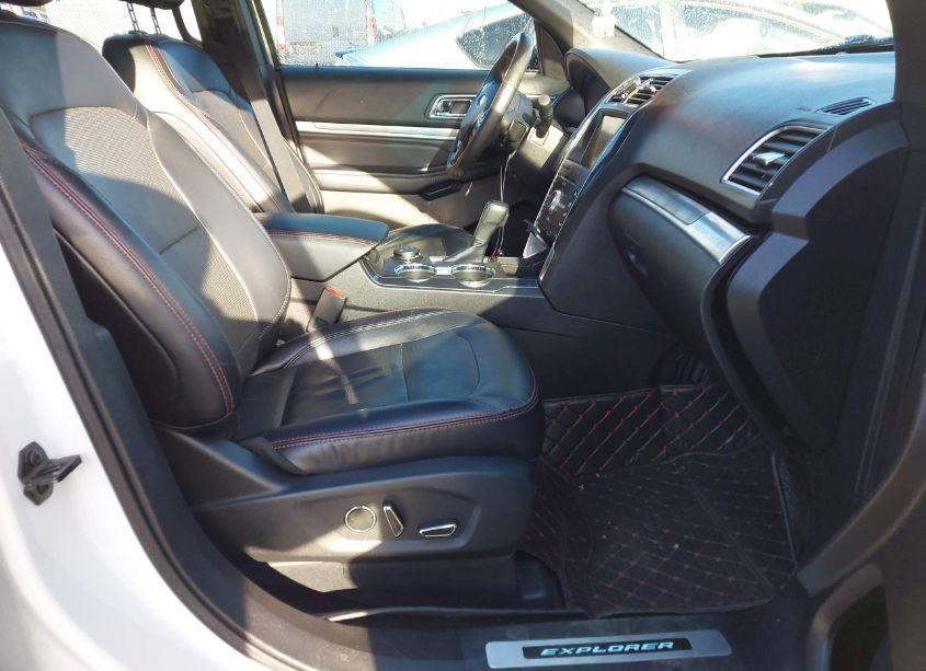 Photo 5 of 2016 Ford Explorer SPORT (VIN 1FM5K8GT5GGB30075)