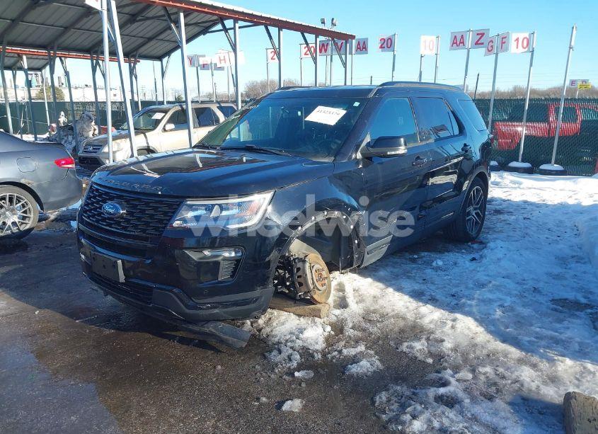 Photo 2 of 2018 Ford Explorer SPORT (VIN 1FM5K8GT5JGB04860)