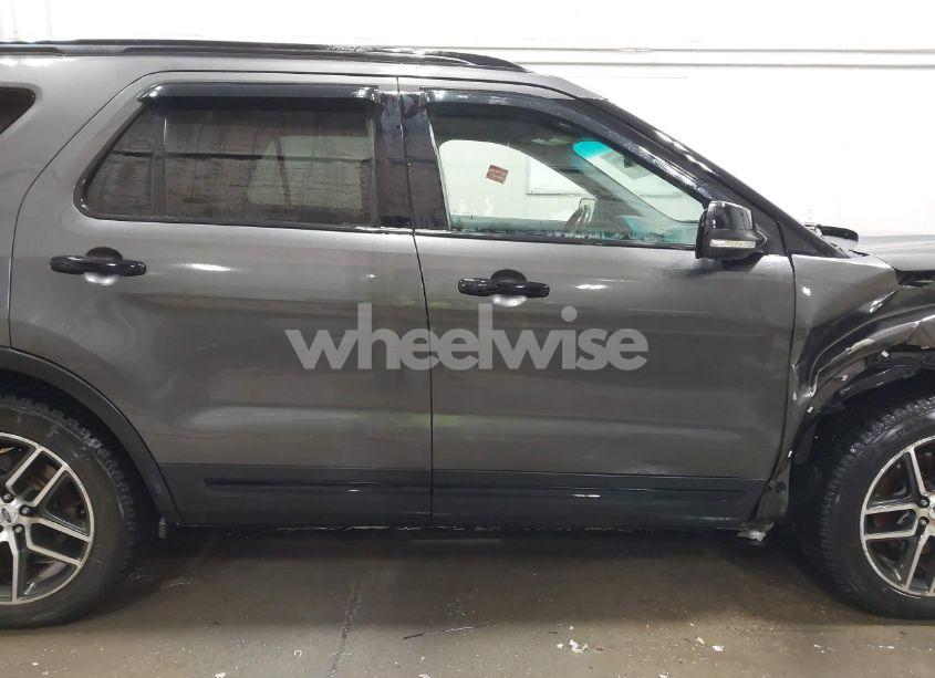 Photo 13 of 2016 Ford Explorer SPORT (VIN 1FM5K8GT6GGB38718)