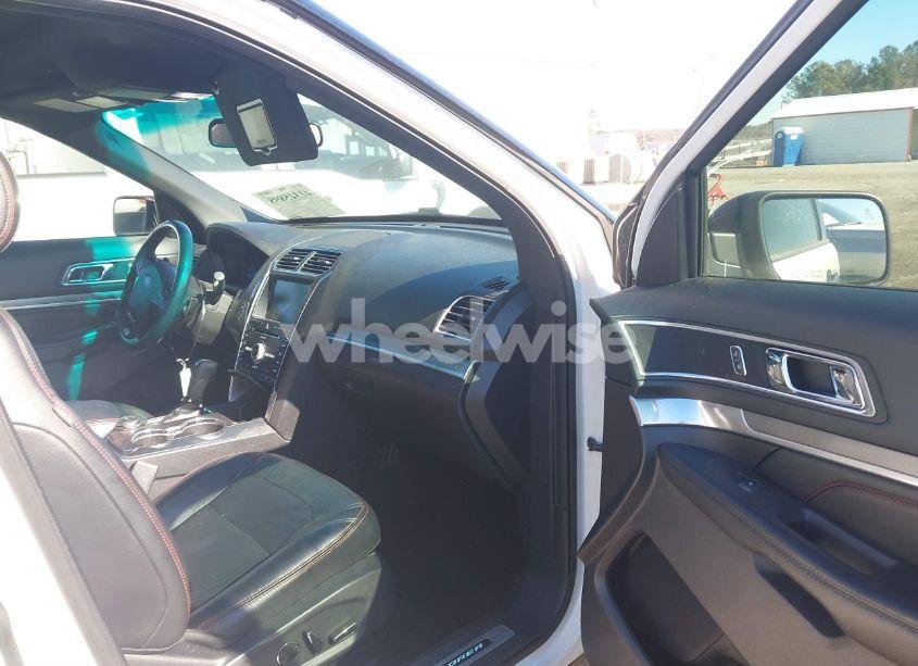 Photo 5 of 2016 Ford Explorer SPORT (VIN 1FM5K8GT6GGB42705)