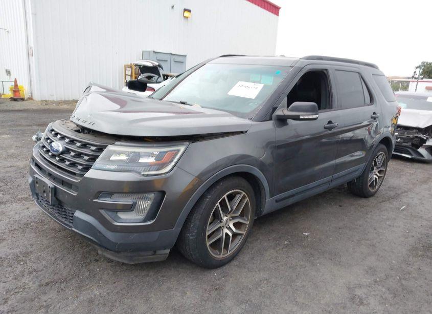 Photo 2 of 2017 Ford Explorer SPORT (VIN 1FM5K8GT6HGA62127)