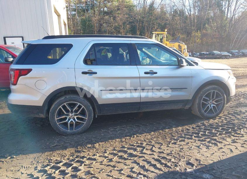 Photo 13 of 2018 Ford Explorer SPORT (VIN 1FM5K8GT6JGA50257)