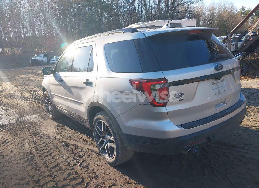 Photo 3 of 2018 Ford Explorer SPORT (VIN 1FM5K8GT6JGA50257)