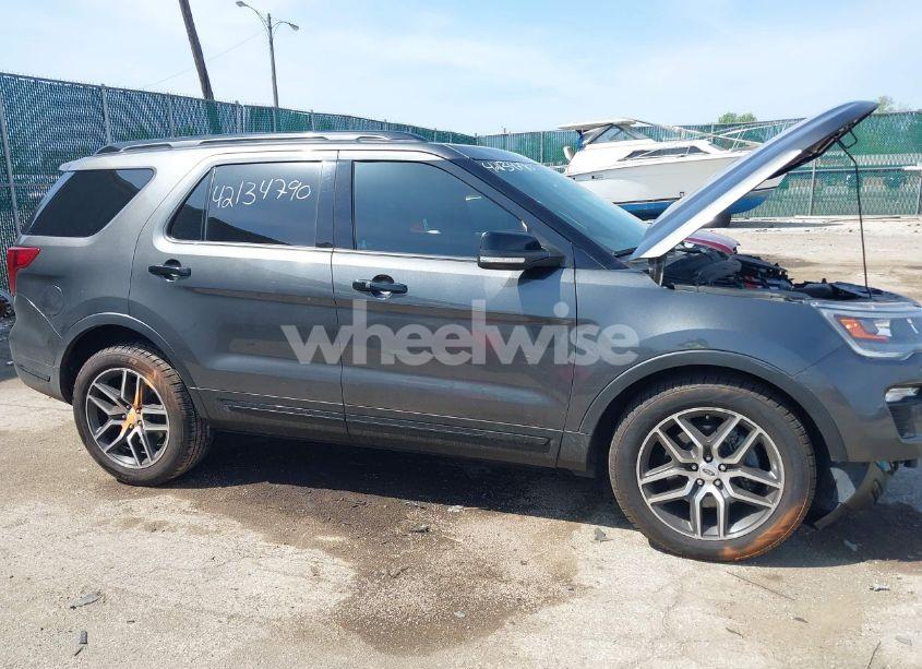 Photo 13 of 2018 Ford Explorer SPORT (VIN 1FM5K8GT6JGC83300)