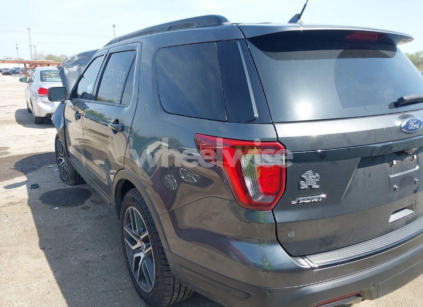 Photo 3 of 2018 Ford Explorer SPORT (VIN 1FM5K8GT6JGC83300)