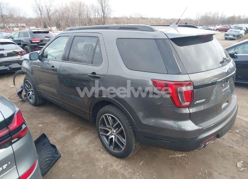 Photo 3 of 2019 Ford Explorer SPORT (VIN 1FM5K8GT6KGB39523)