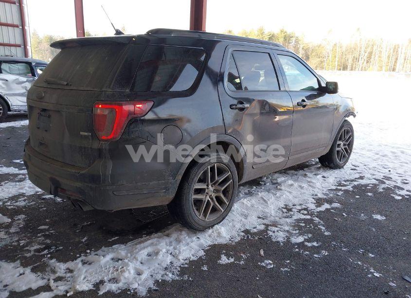 Photo 4 of 2018 Ford Explorer SPORT (VIN 1FM5K8GT7JGC01977)