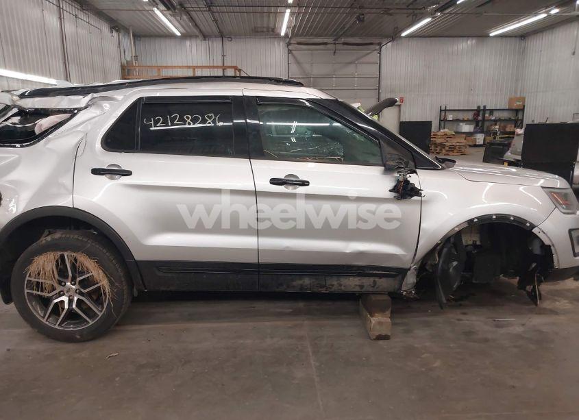 Photo 13 of 2016 Ford Explorer SPORT (VIN 1FM5K8GT8GGC70265)