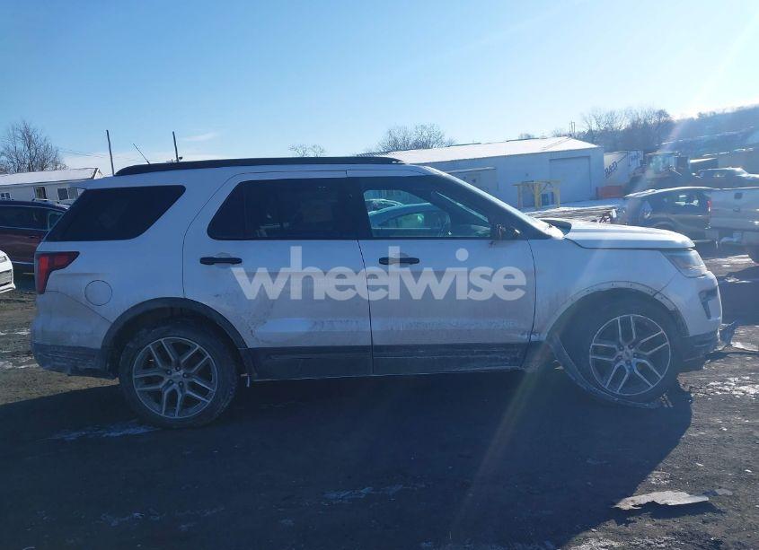 Photo 13 of 2018 Ford Explorer SPORT (VIN 1FM5K8GT8JGB03105)