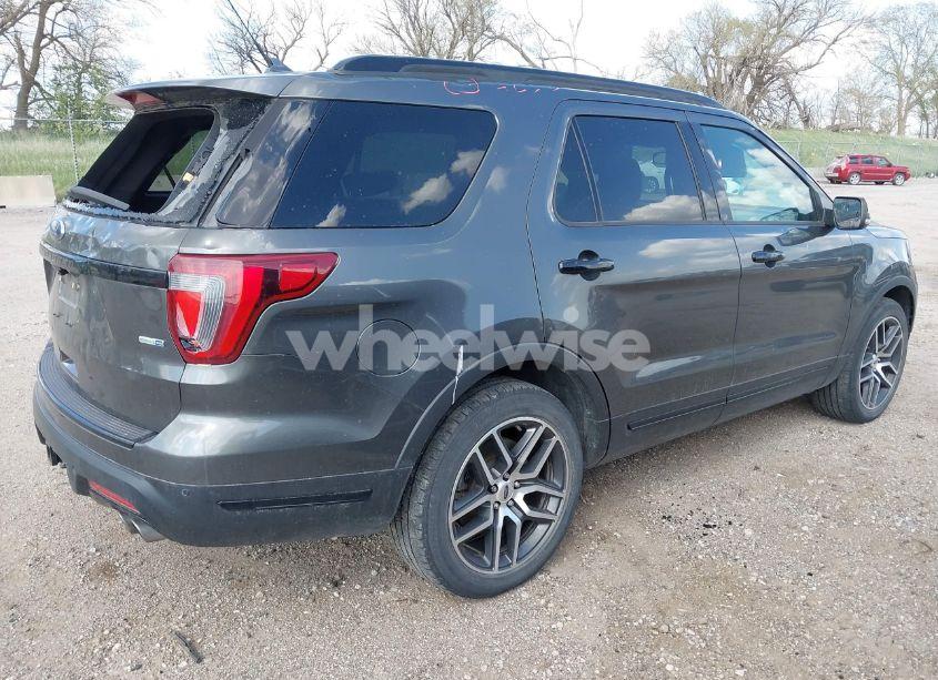 Photo 4 of 2018 Ford Explorer SPORT (VIN 1FM5K8GT8JGB78595)