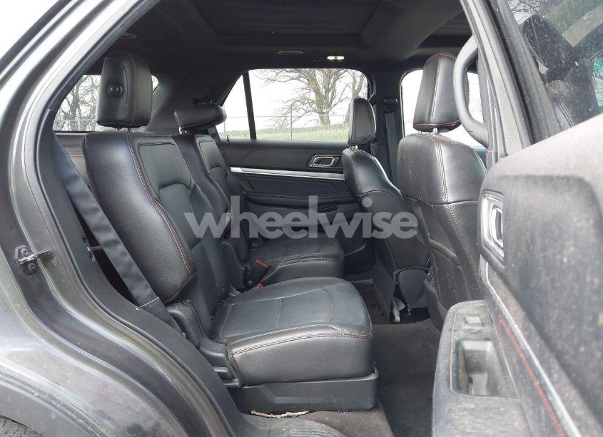 Photo 8 of 2018 Ford Explorer SPORT (VIN 1FM5K8GT8JGB78595)