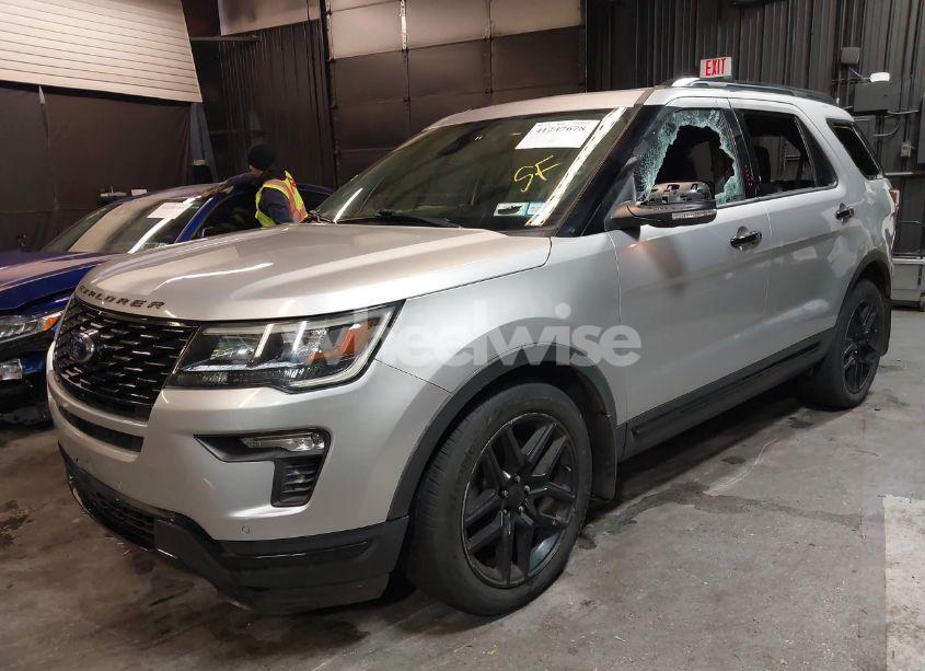 Photo 2 of 2018 Ford Explorer SPORT (VIN 1FM5K8GT8JGC96386)