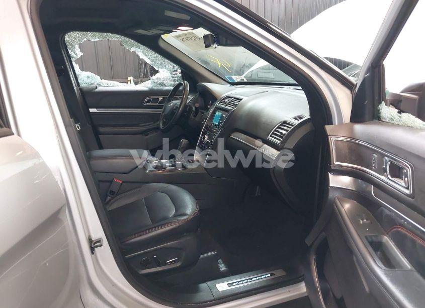 Photo 5 of 2018 Ford Explorer SPORT (VIN 1FM5K8GT8JGC96386)