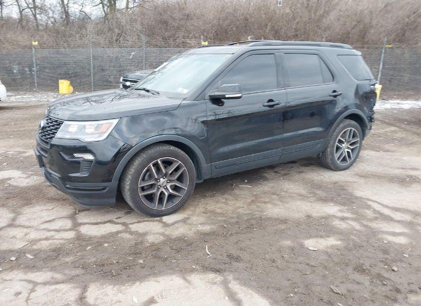 Photo 2 of 2019 Ford Explorer N/A (VIN 1FM5K8GT8KGA35695)