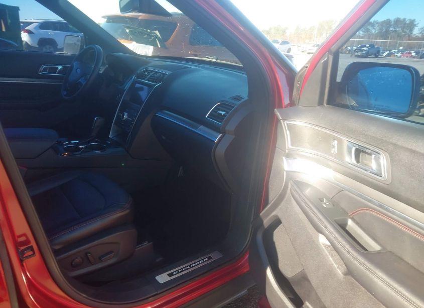 Photo 5 of 2019 Ford Explorer SPORT (VIN 1FM5K8GT8KGB02859)