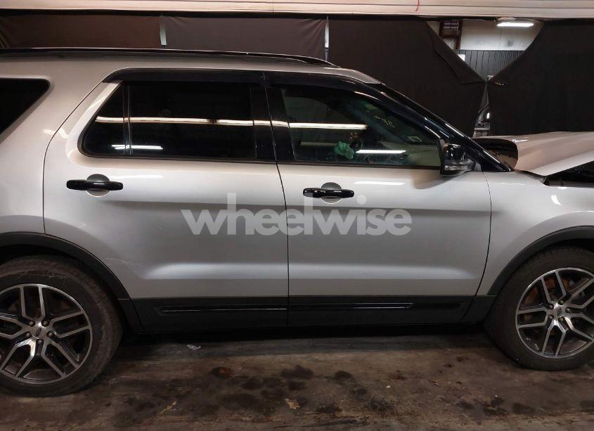 Photo 13 of 2016 Ford Explorer SPORT (VIN 1FM5K8GT9GGB38759)