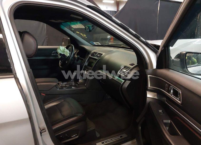 Photo 5 of 2016 Ford Explorer SPORT (VIN 1FM5K8GT9GGB38759)