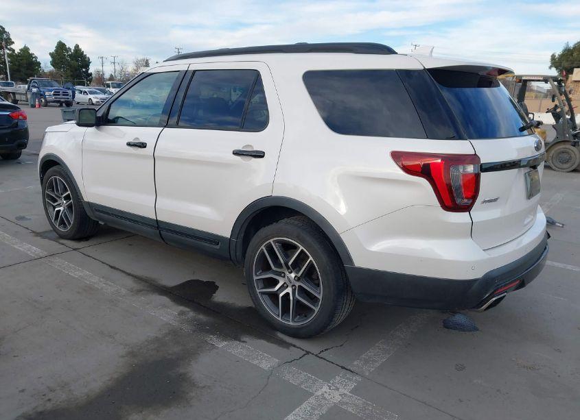 Photo 3 of 2016 Ford Explorer SPORT (VIN 1FM5K8GTXGGB42741)