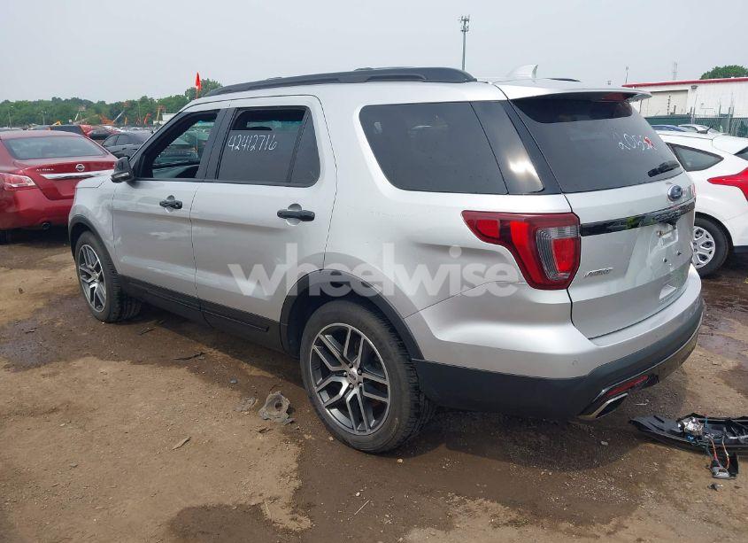 Photo 3 of 2017 Ford Explorer SPORT (VIN 1FM5K8GTXHGB20532)