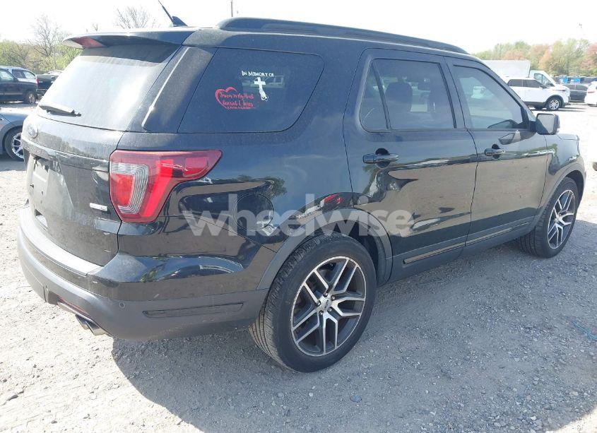 Photo 4 of 2019 Ford Explorer SPORT (VIN 1FM5K8GTXKGB33417)