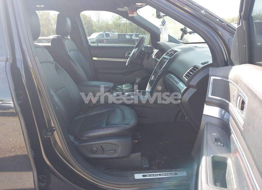 Photo 5 of 2019 Ford Explorer SPORT (VIN 1FM5K8GTXKGB33417)