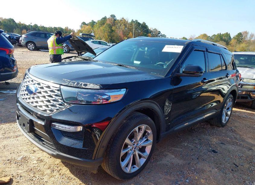 Photo 2 of 2021 Ford Explorer PLATINUM (VIN 1FM5K8HC3MGC08041)