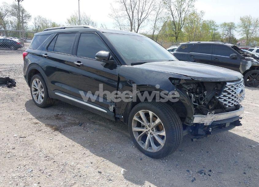 2021 Ford Explorer PLATINUM (VIN 1FM5K8HC7MGC28101) main photo