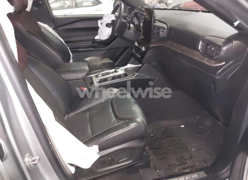 Photo 5 of 2023 Ford Explorer PLATINUM (VIN 1FM5K8HC9PGB25573)