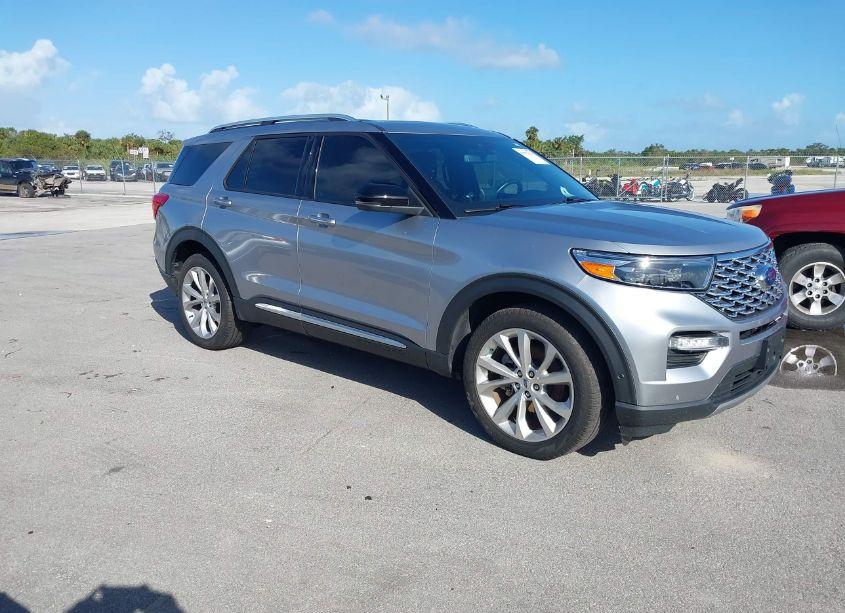 2022 Ford Explorer PLATINUM (VIN 1FM5K8HCXNGB12120) main photo