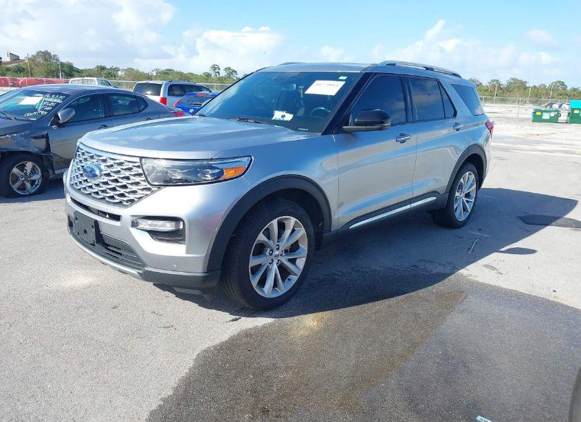 Photo 2 of 2022 Ford Explorer PLATINUM (VIN 1FM5K8HCXNGB12120)
