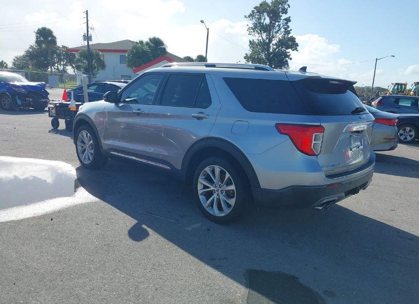 Photo 3 of 2022 Ford Explorer PLATINUM (VIN 1FM5K8HCXNGB12120)