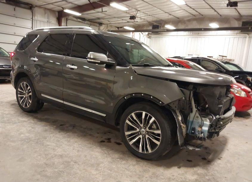 2016 Ford Explorer PLATINUM (VIN 1FM5K8HT0GGC22189) main photo