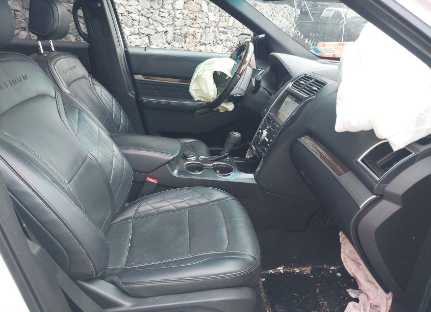 Photo 5 of 2017 Ford Explorer PLATINUM (VIN 1FM5K8HT0HGA12290)