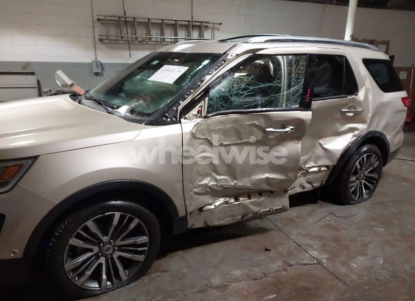 Photo 6 of 2017 Ford Explorer PLATINUM (VIN 1FM5K8HT0HGC89411)