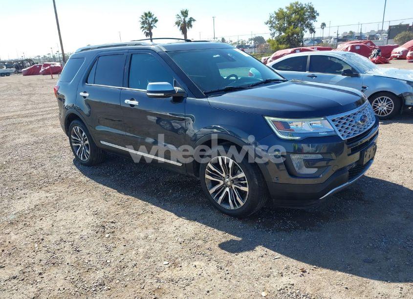2017 Ford Explorer PLATINUM (VIN 1FM5K8HT0HGE29280) main photo
